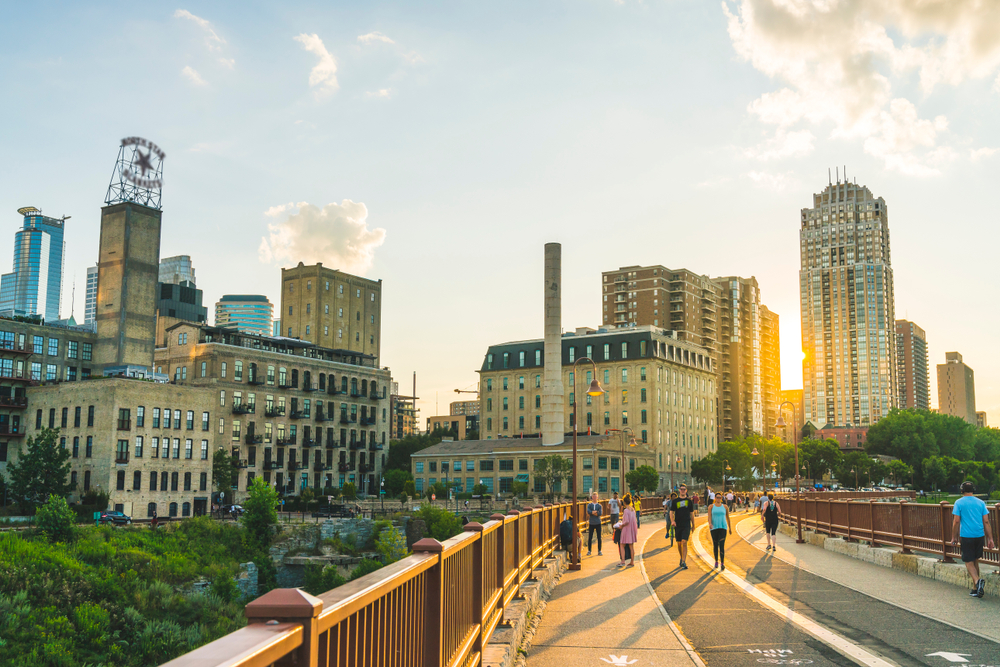 Minneapolis,minesota,usa.,08-07-2017:,Mill,Ruins,Park,view,On,Stone,Arch,Bridge,At