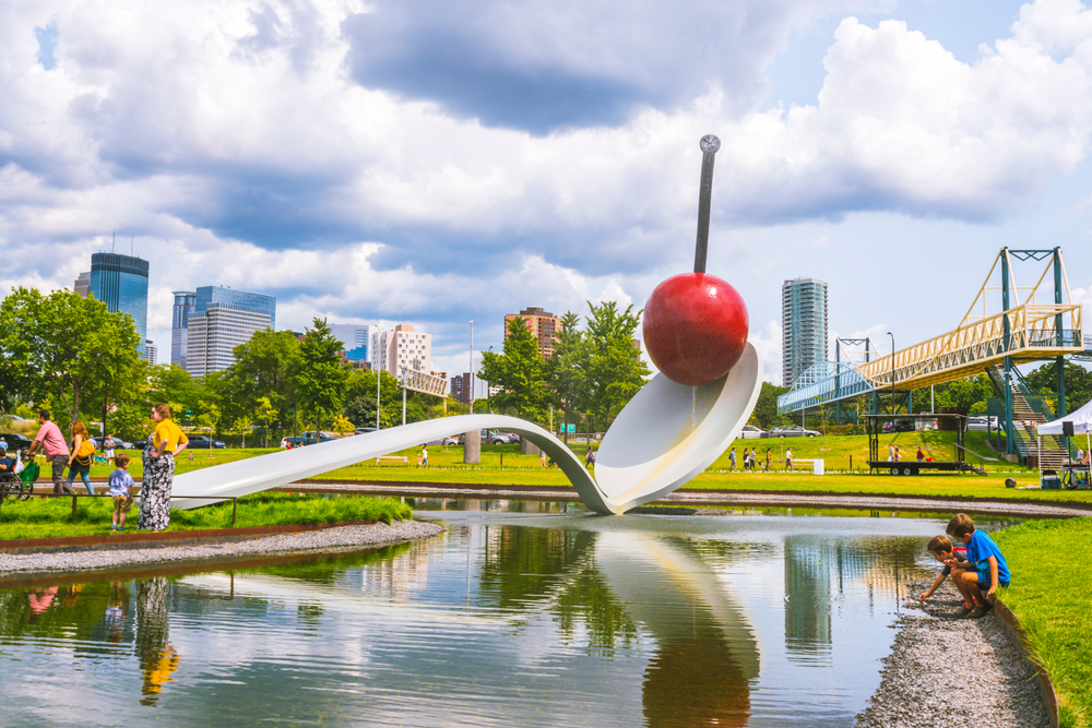 Minneapolis,,minesota,usa,08-05-17:the,Spoonbridge,And,Cherry,At,The,Minneapolis,Sculpture,Garden.