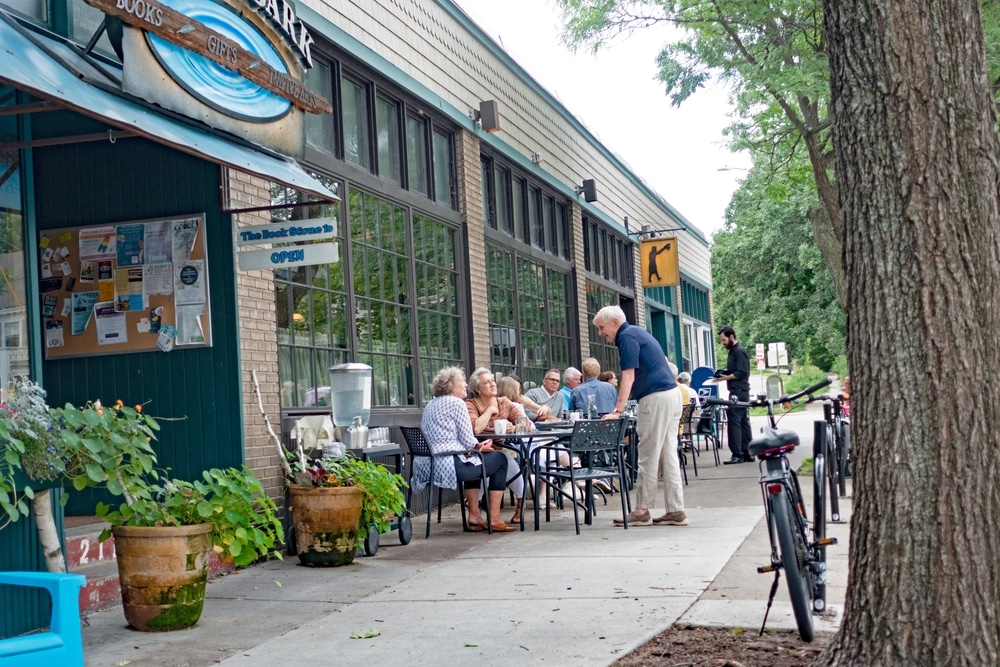 Minneapolis,,Minnesota,Usa,-,July,25,,2019:,Outdoor,Dining,At