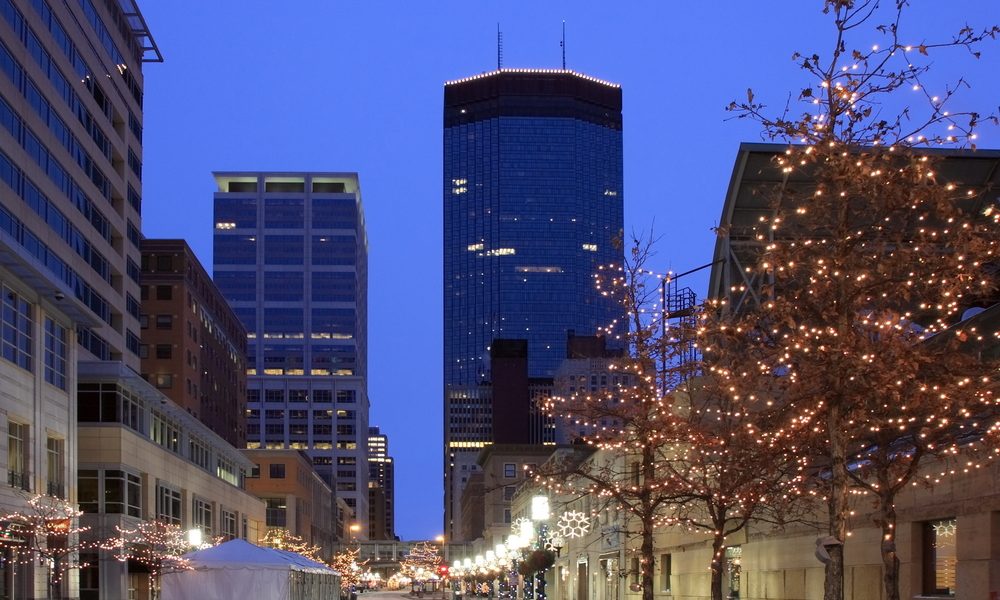 Nicollet,Mall,Street,With,Christmas,Lights,In,Minneapolis